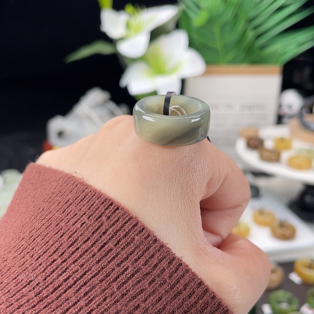 和田玉未镶嵌戒指E24青花圆切17.4