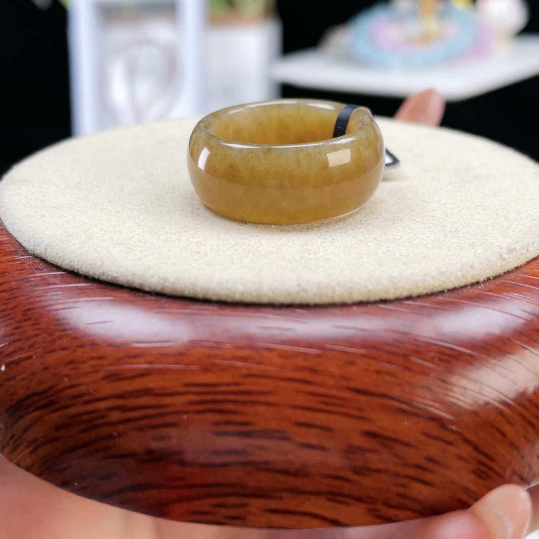 和田玉（糖玉）未镶嵌戒指P27糖色轮胎17.8不退换