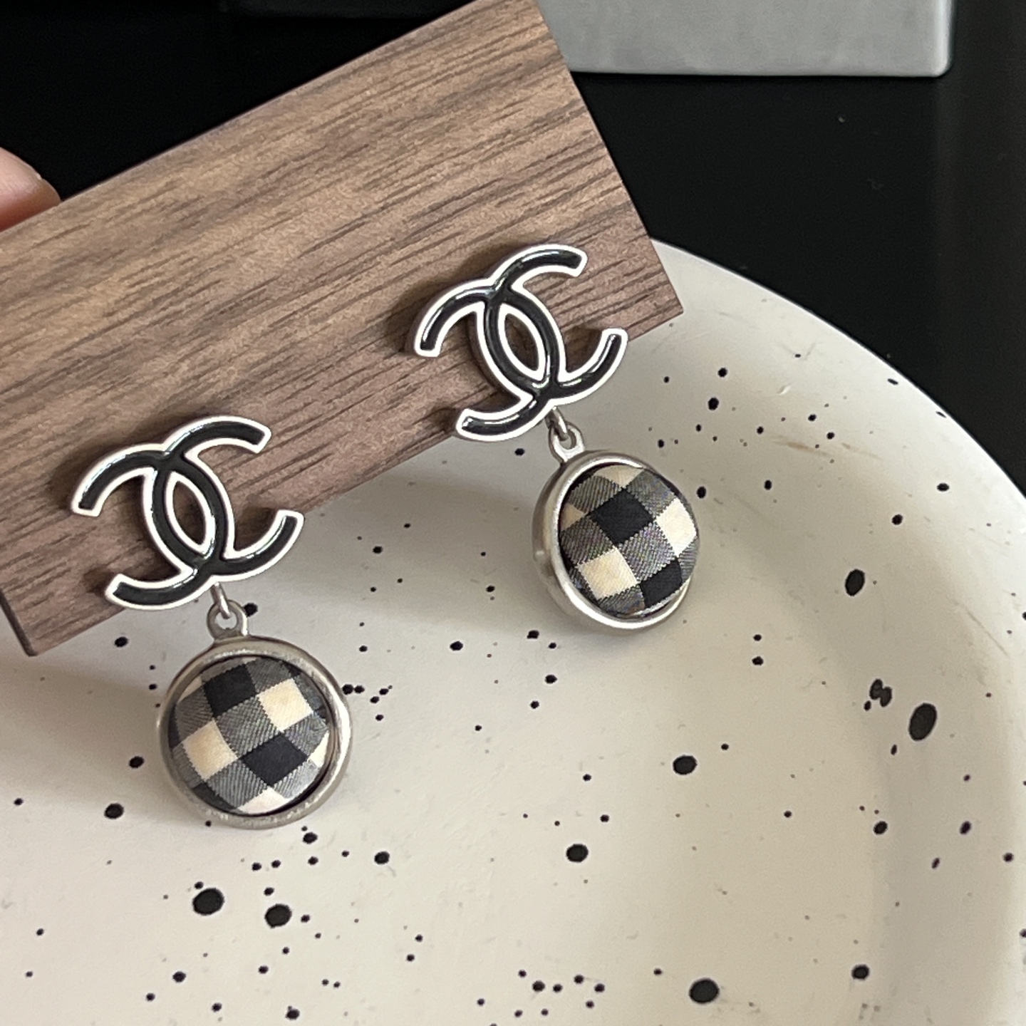 95新 Chanel/香奈儿 千禧一代-黑白格纹耳钉 -15435898