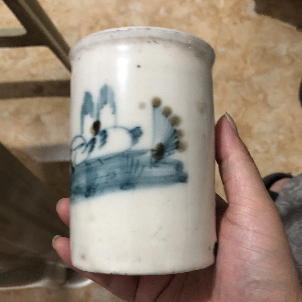 一个全品的笔筒，