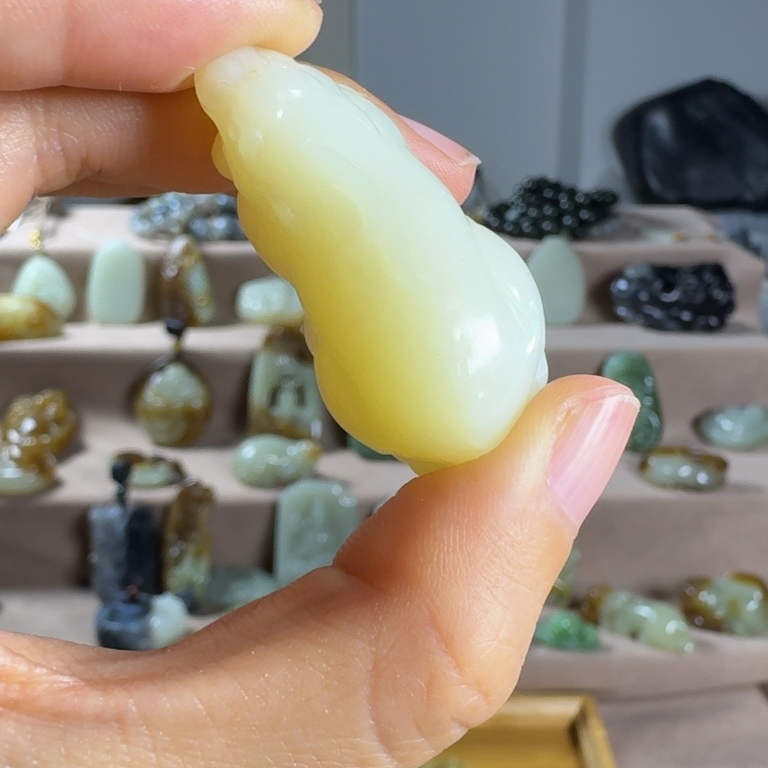 和田玉（糖玉）颈饰未镶嵌