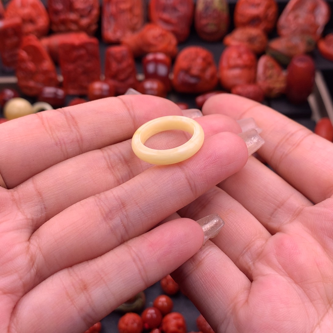 蜜蜡裸石未镶嵌原矿戒圈15.6mm