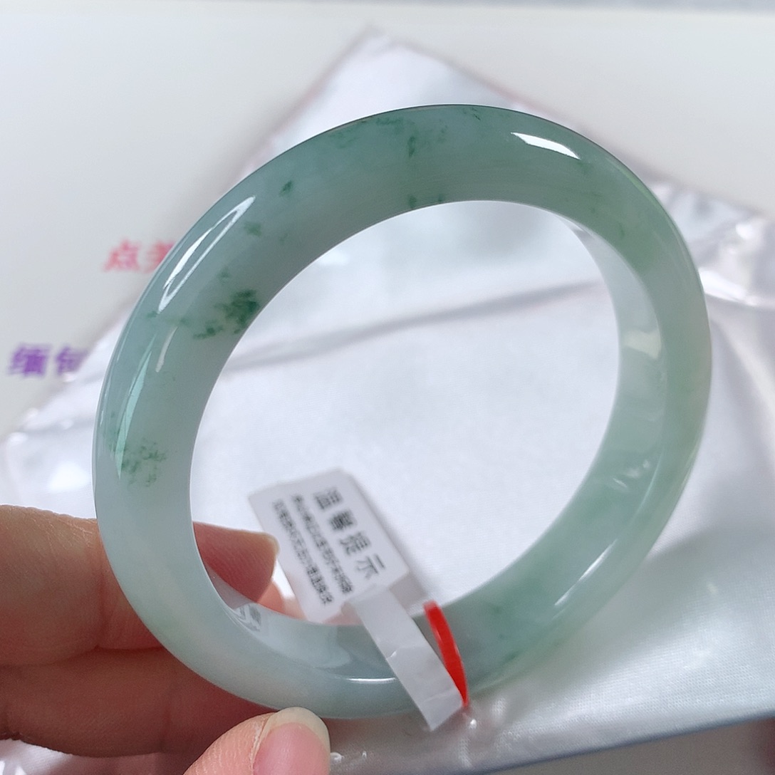翡翠手镯未镶嵌 ①④②
