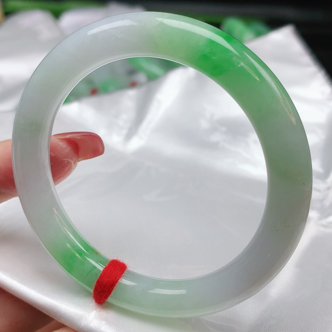 翡翠手镯未镶嵌圆圈53