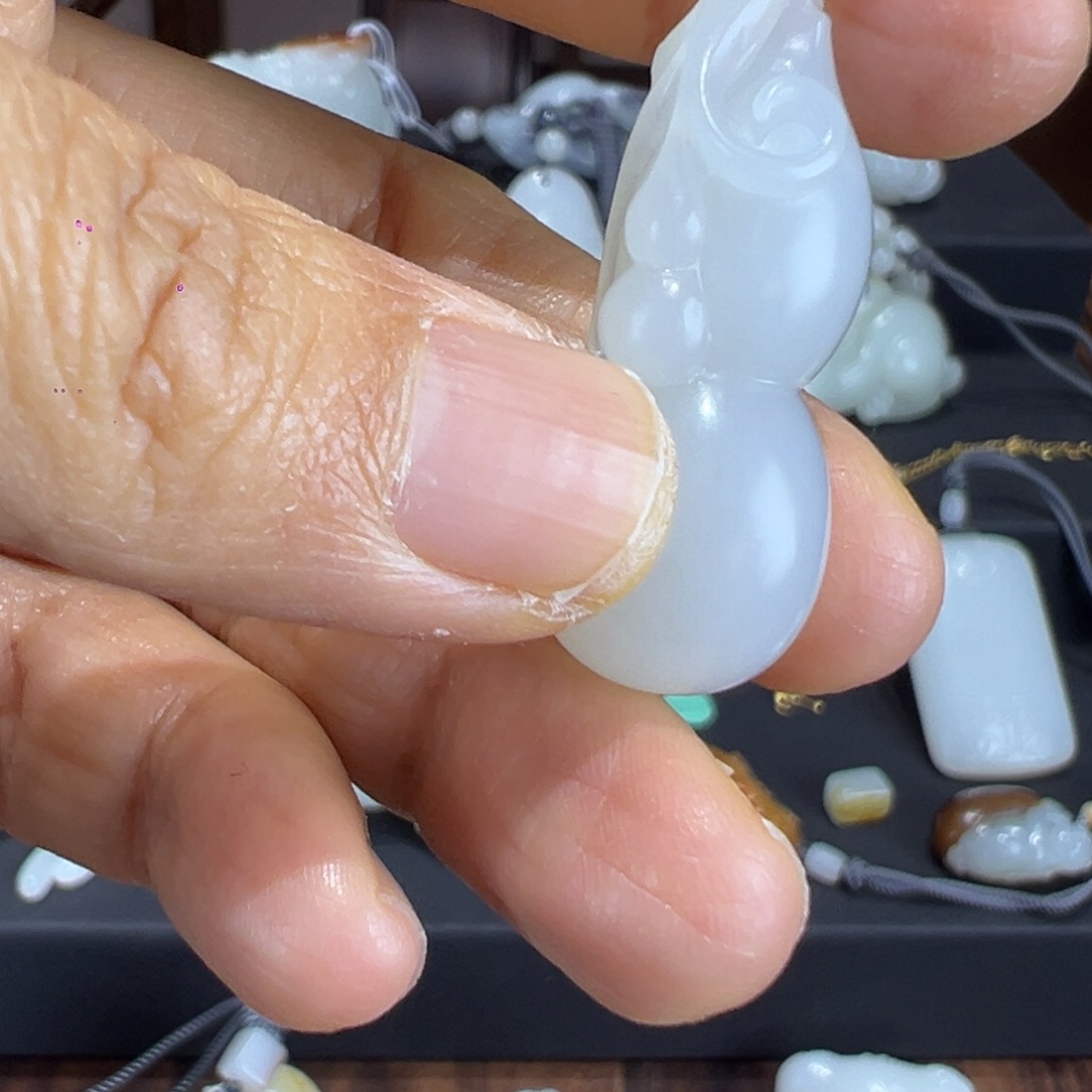 和田玉（糖玉）未镶嵌颈饰