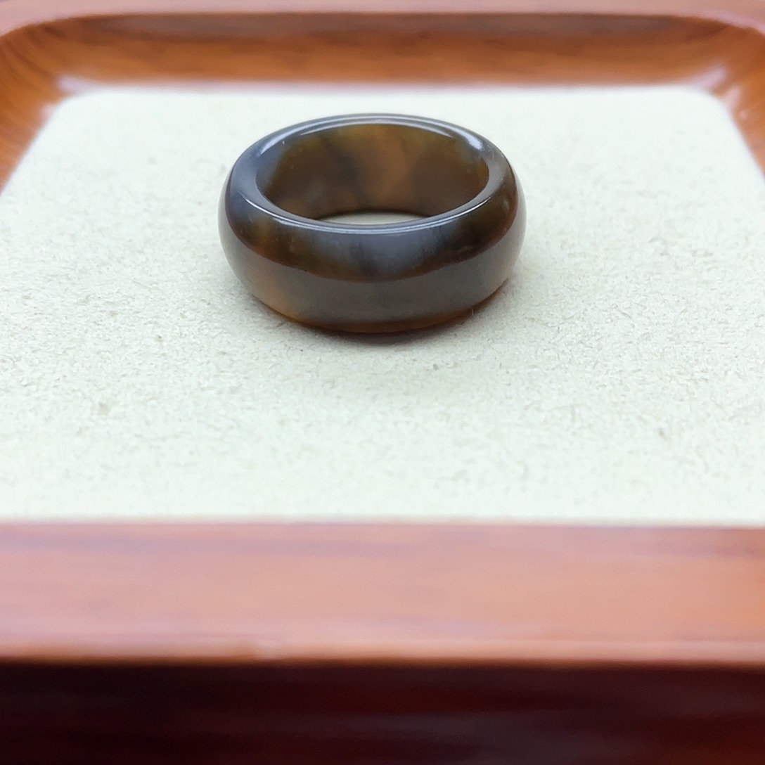 和田玉戒指未镶嵌心***光三色轮胎18.1mm
