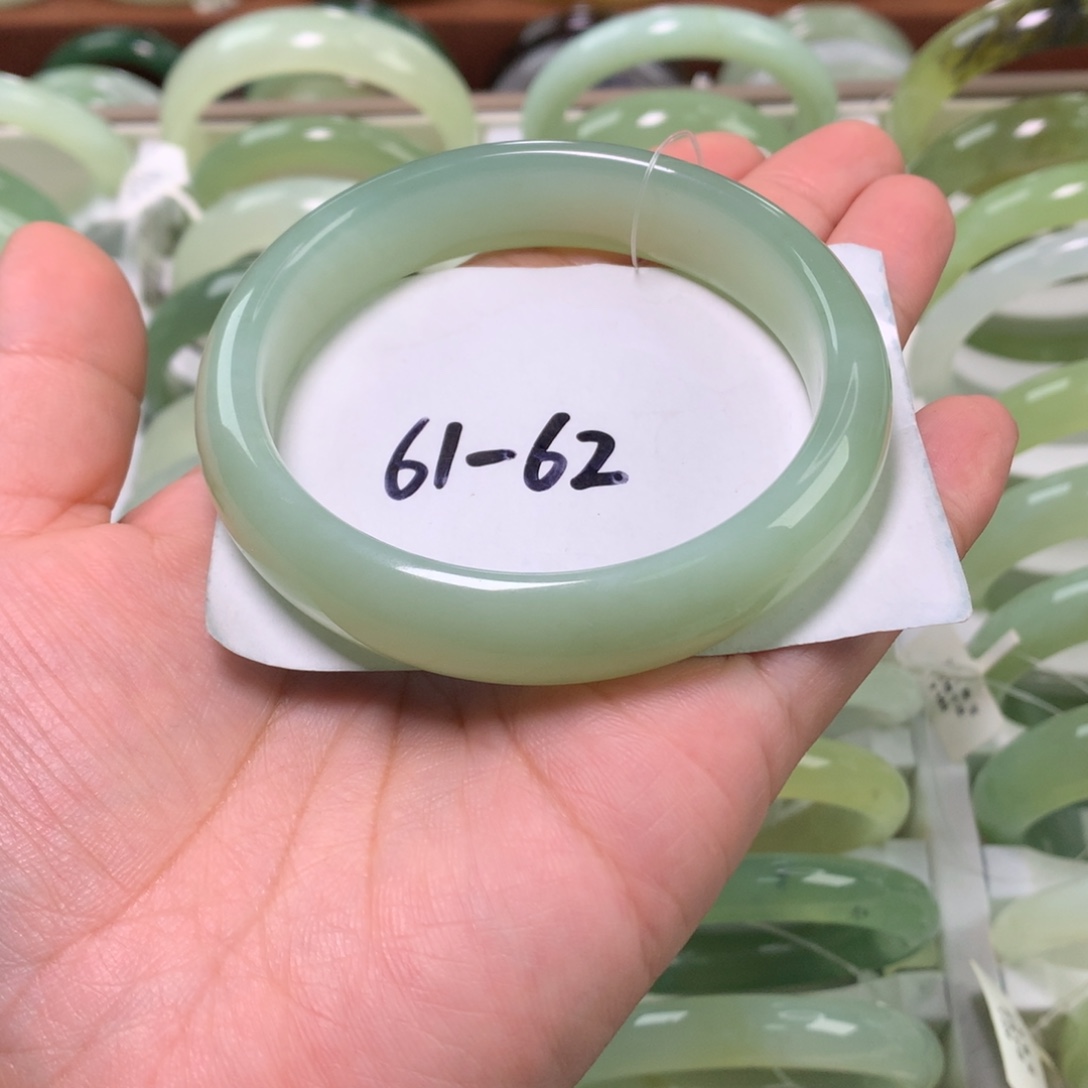 岫玉未镶嵌手镯手镯