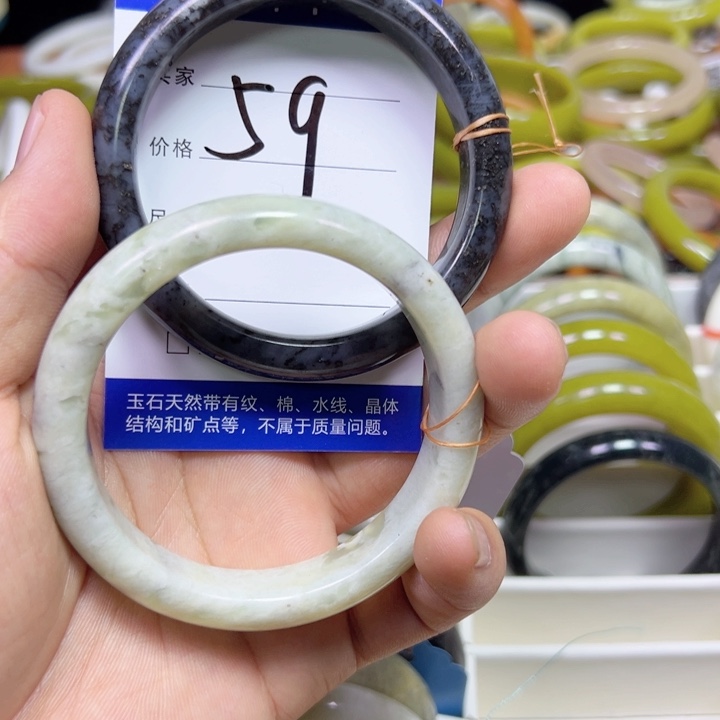 未镶嵌蛇纹石玉手链