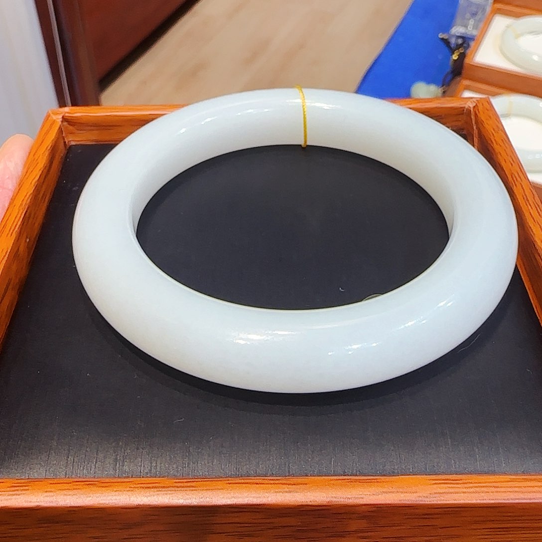 和田玉手镯未镶嵌清*新疆羊脂白玉57