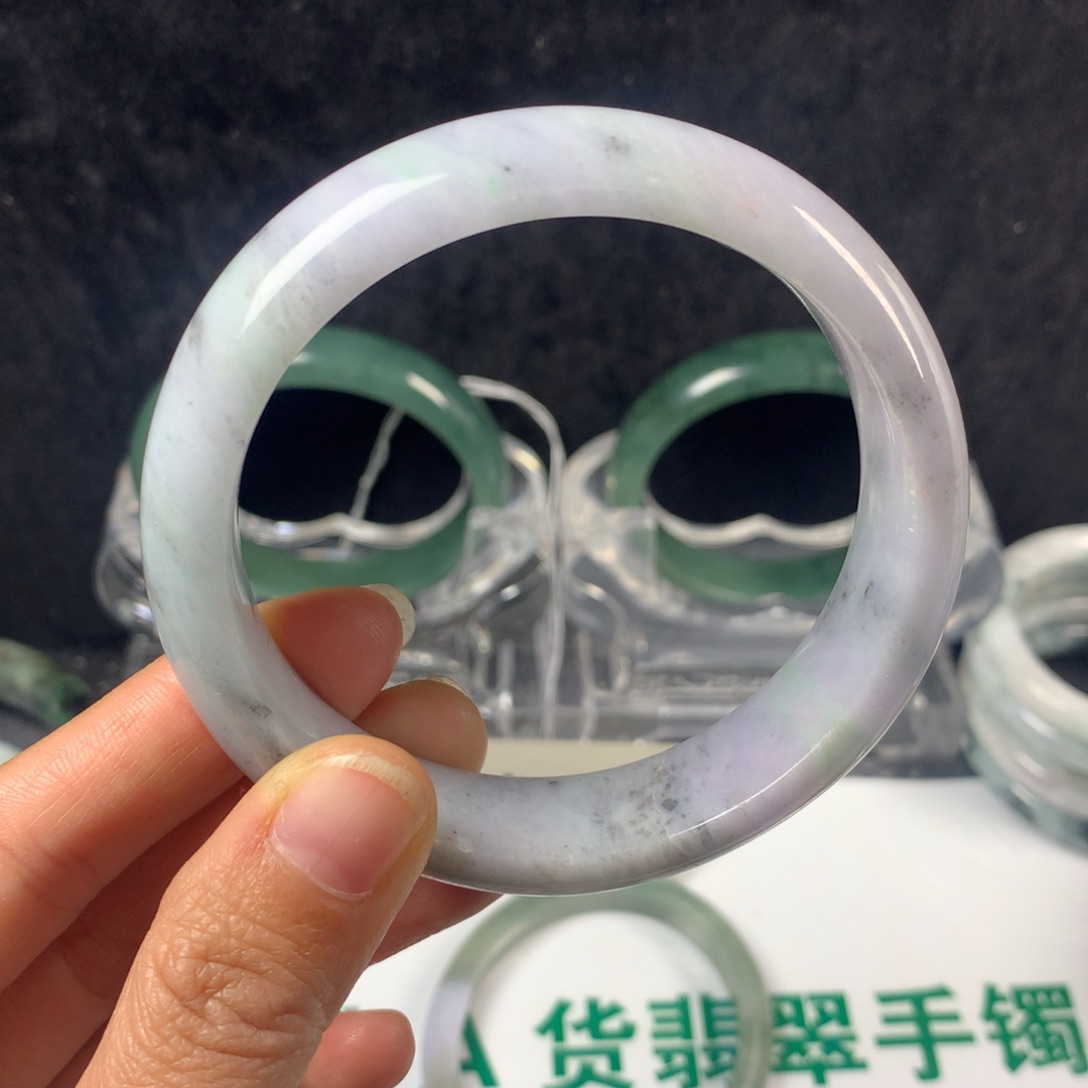 花***年翡翠未镶嵌手镯56号   59.2圈 断鐲