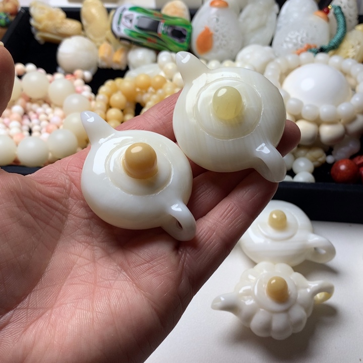 大果紫檀（缅甸花梨）骑****蝶小壶2个4