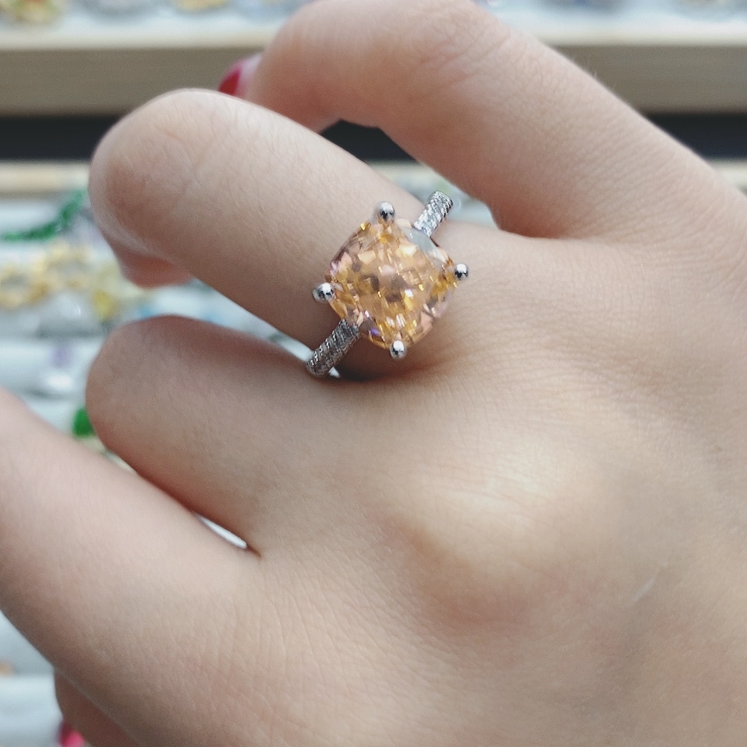 【闪购商品】托帕石耳饰银S925镶嵌