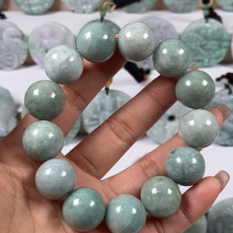 翡翠颈饰未镶嵌微瑕福利