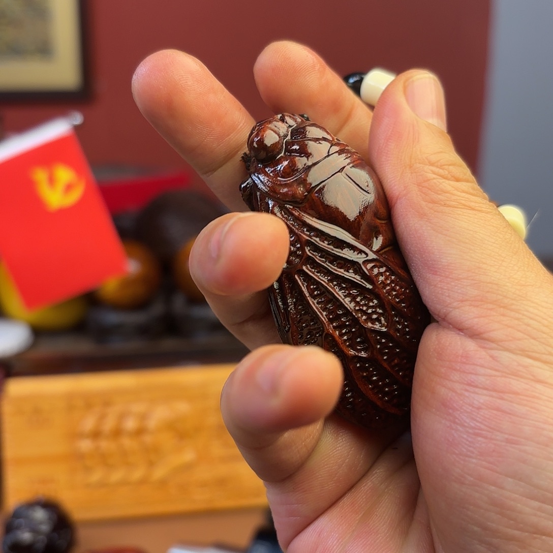 檀香紫檀（小叶紫檀）蝉