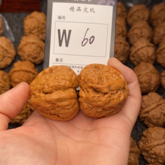 吊坠桃核我是第一百38