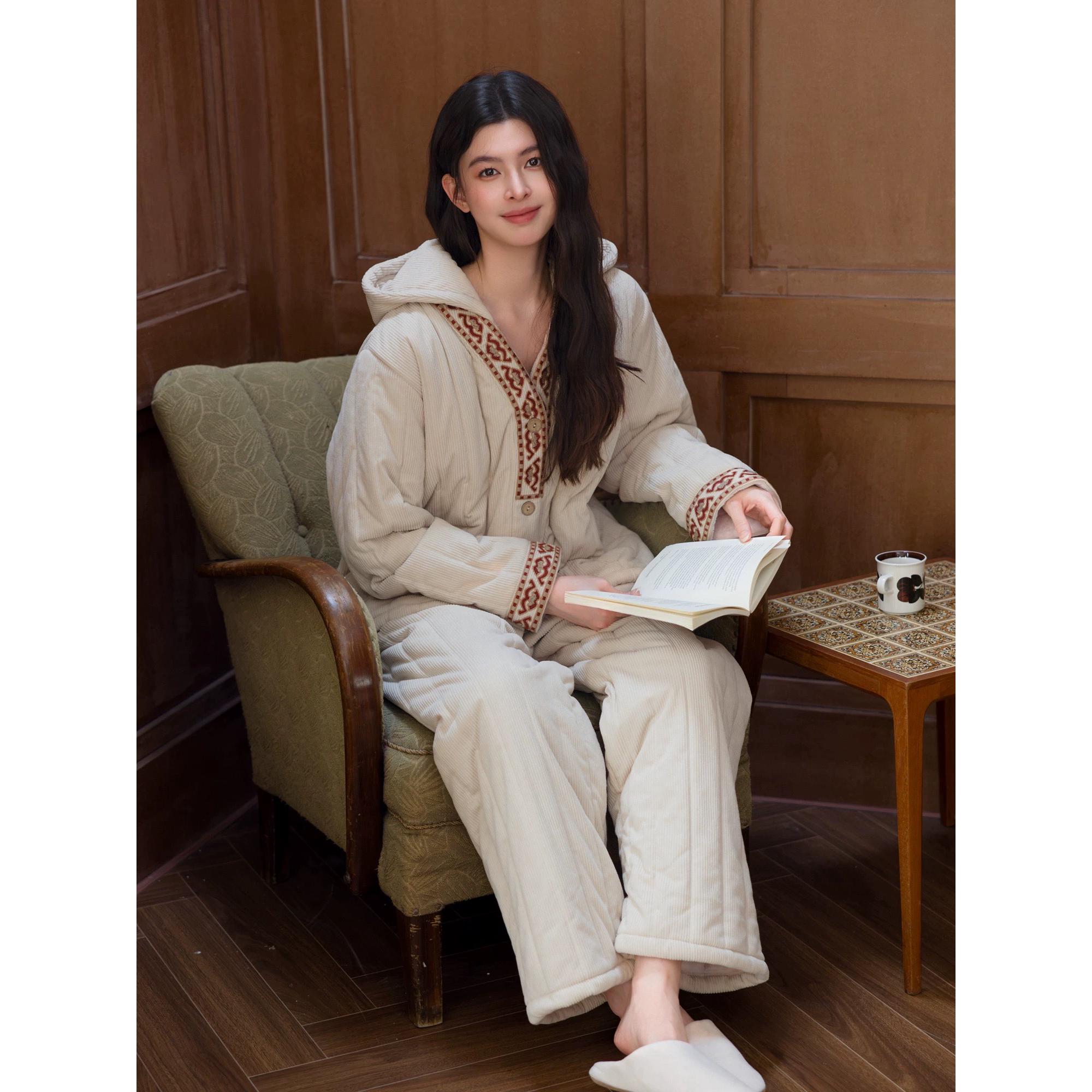 族玛士冬季三层夹棉加厚保暖可外穿女士连帽睡衣套装