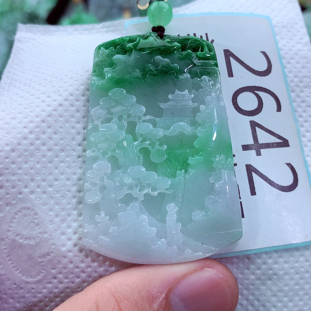 吊坠(不含链)未镶嵌翡翠