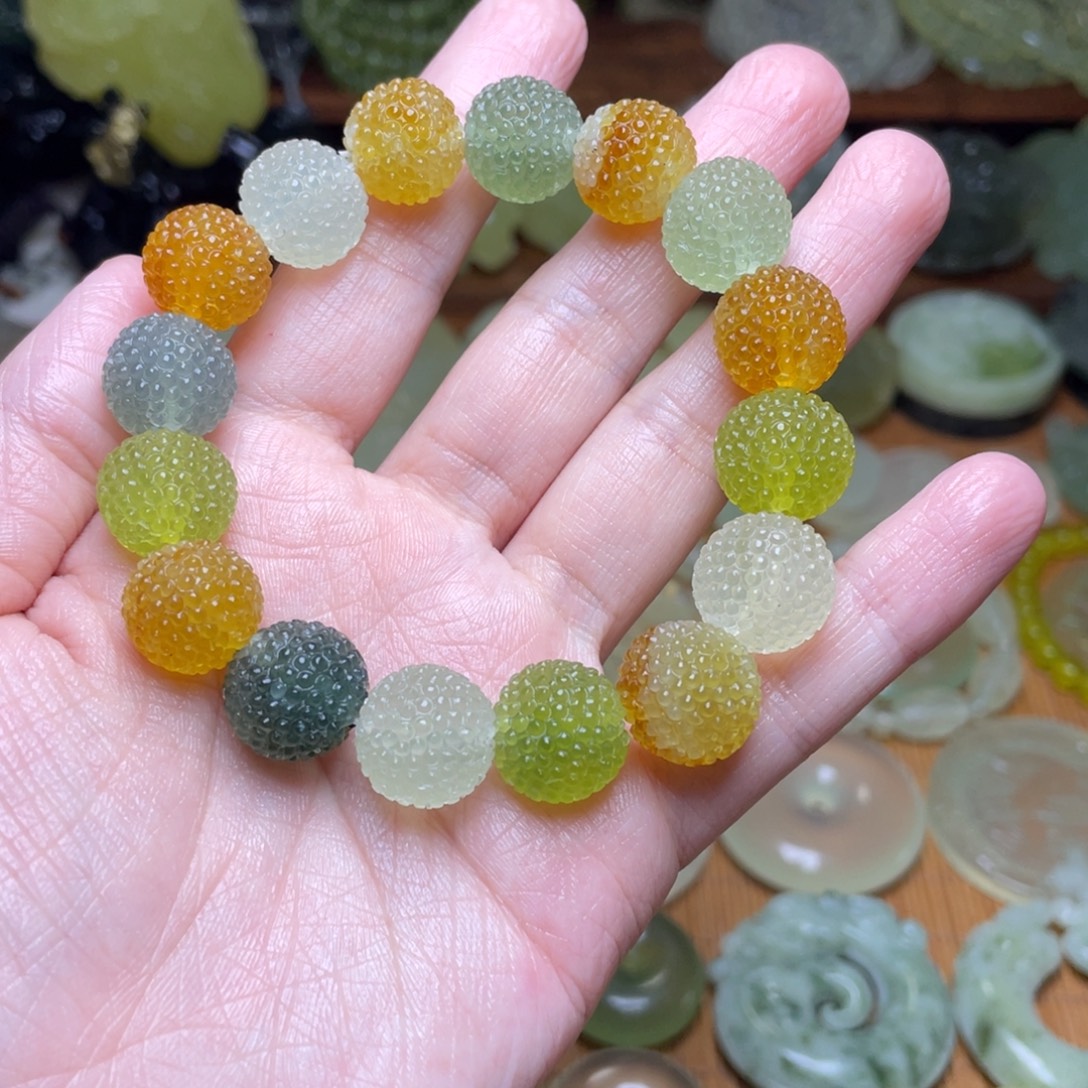 昵***置岫玉未镶嵌岫玉手链