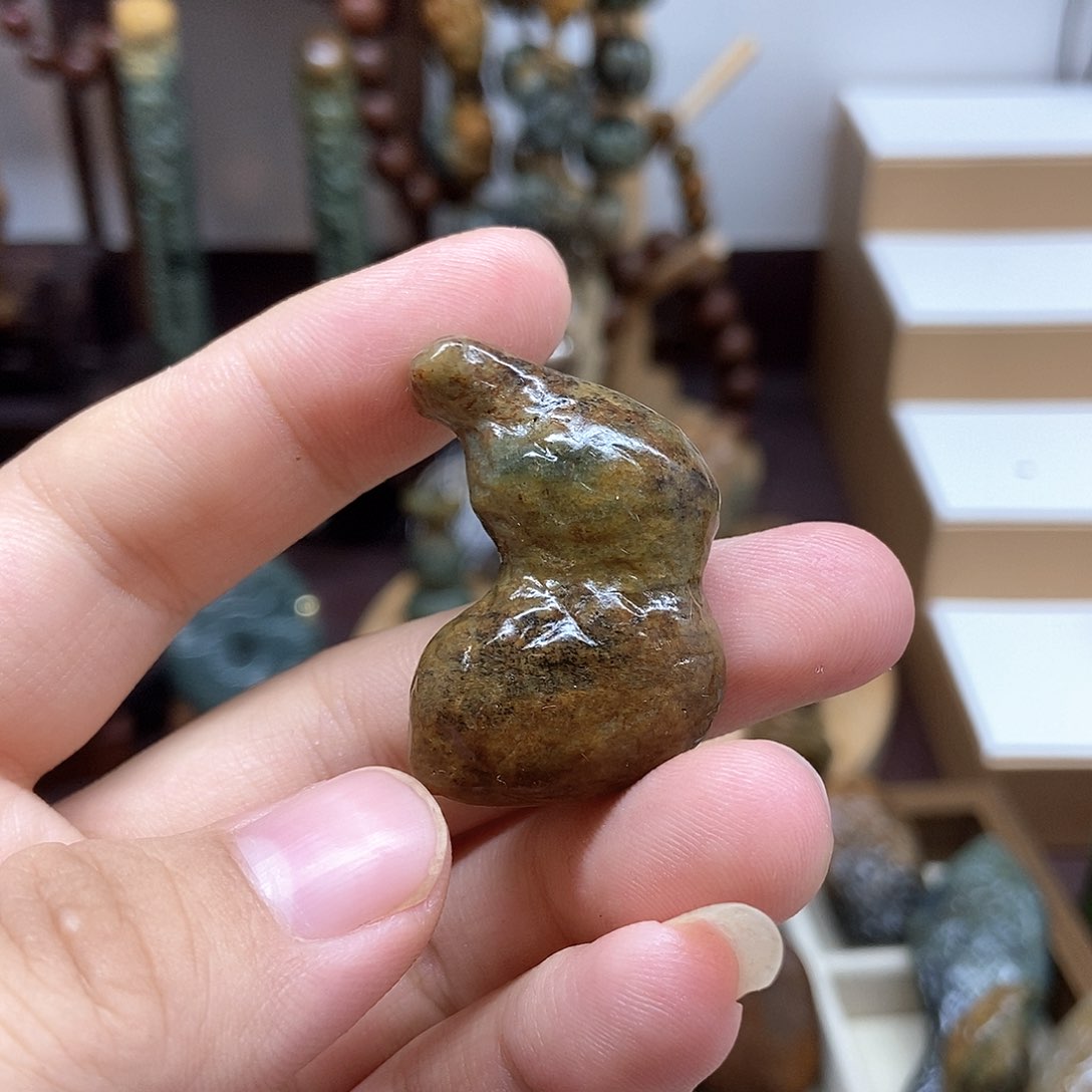 岫岩河磨玉（透闪石质玉）把件未镶嵌