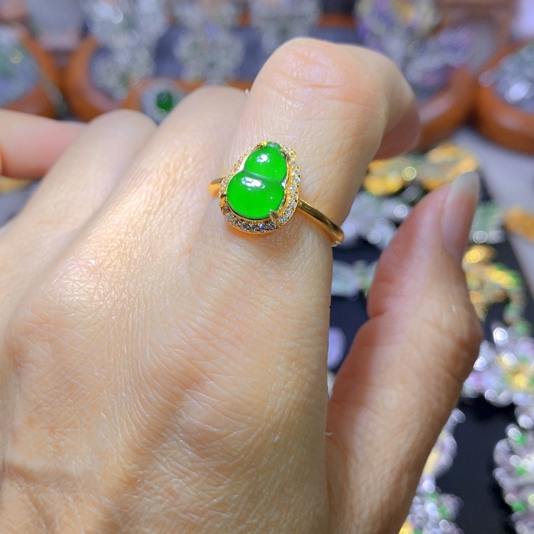 翡翠颈饰银S925镶嵌天然翡翠