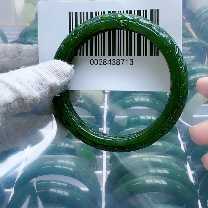 和田玉（碧玉）手镯未镶嵌57