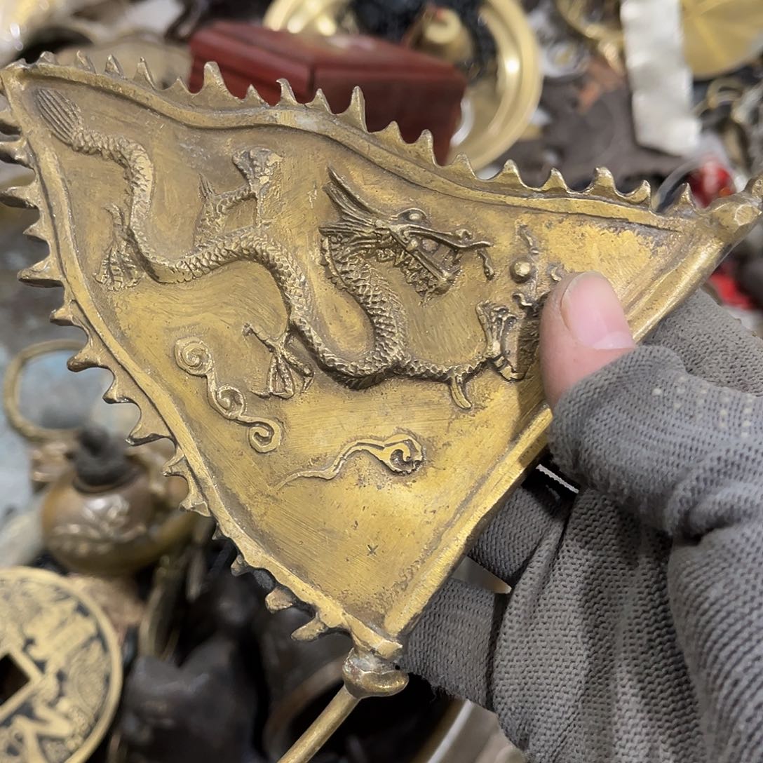 莫***…闪电购铜摆件工艺品
