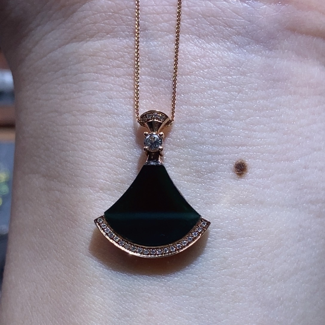 翡翠18K金镶嵌套链