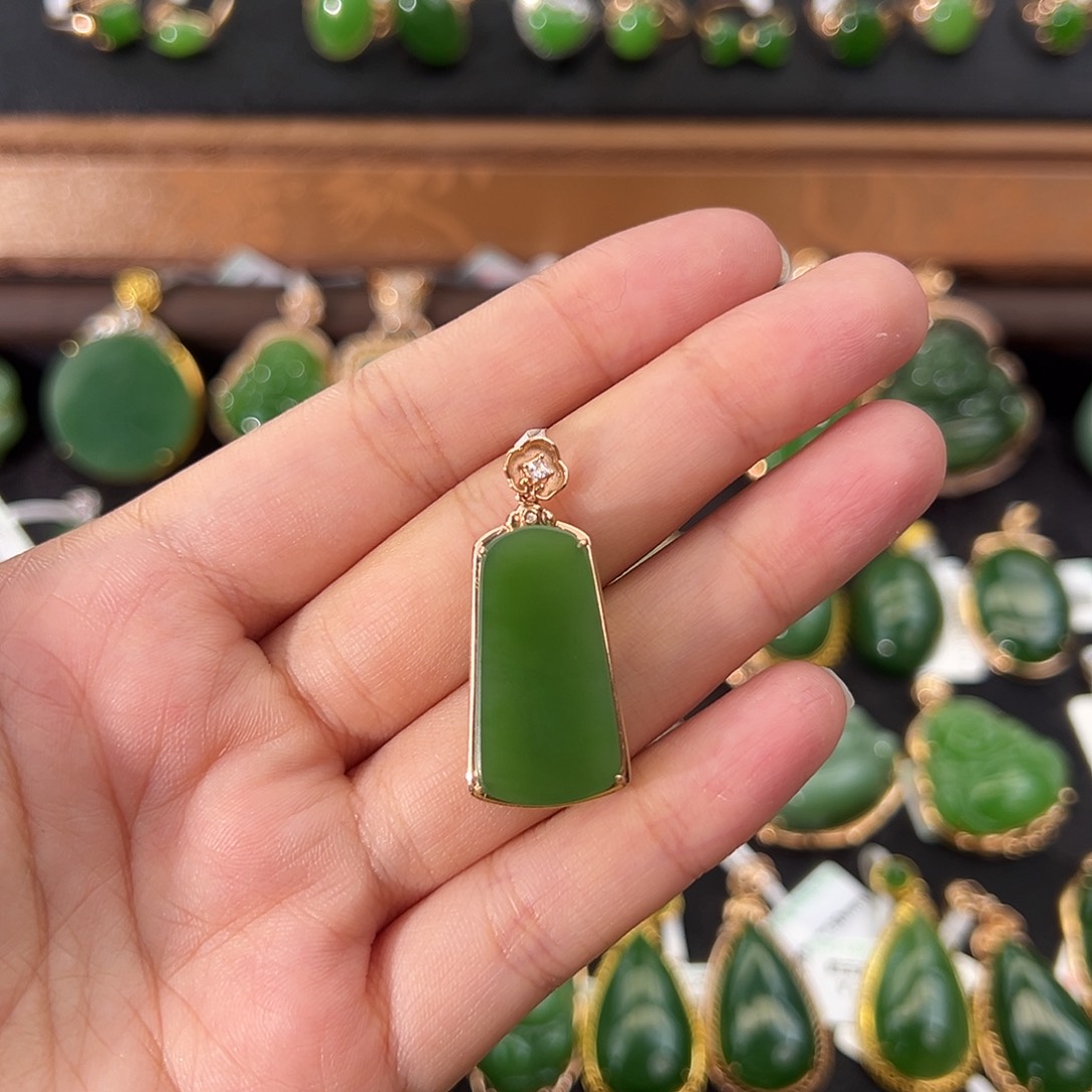 和田玉（碧玉）18K金镶嵌吊坠(不含链)