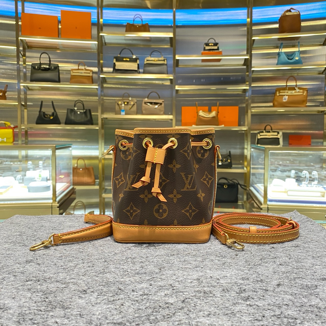 99新 LV 闲置新 芯片款Lv nano noe mini小水桶 尺寸13*16*10cm