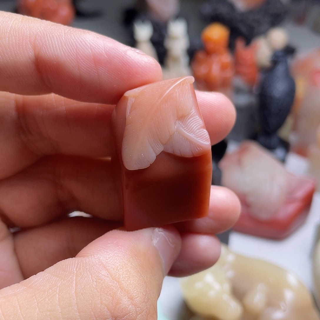 老挝石俏色叶子印章