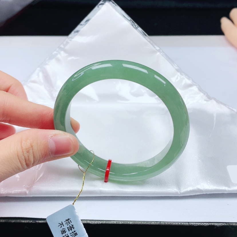 【闪购商品】翡翠手镯未镶嵌天然缅甸a货手镯52+