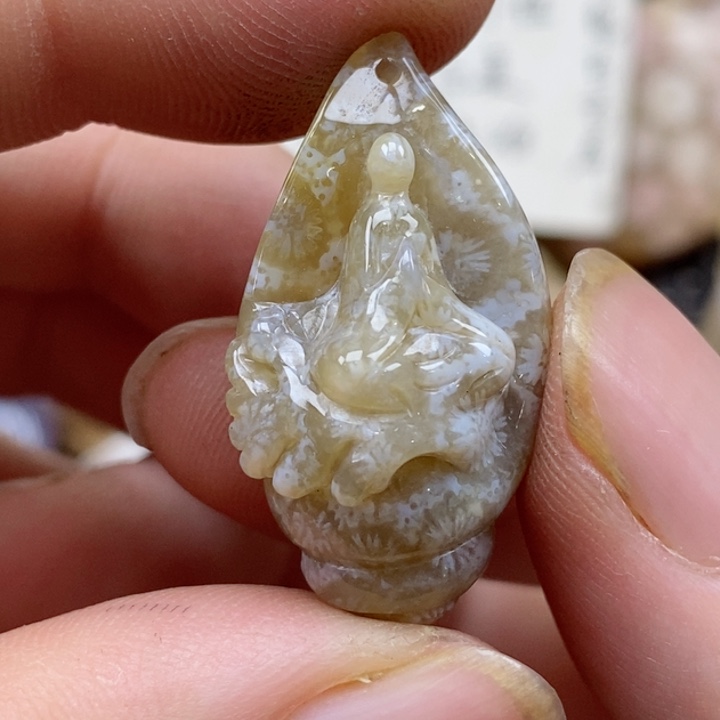 颈饰未镶嵌硅化珊瑚（珊瑚玉）小