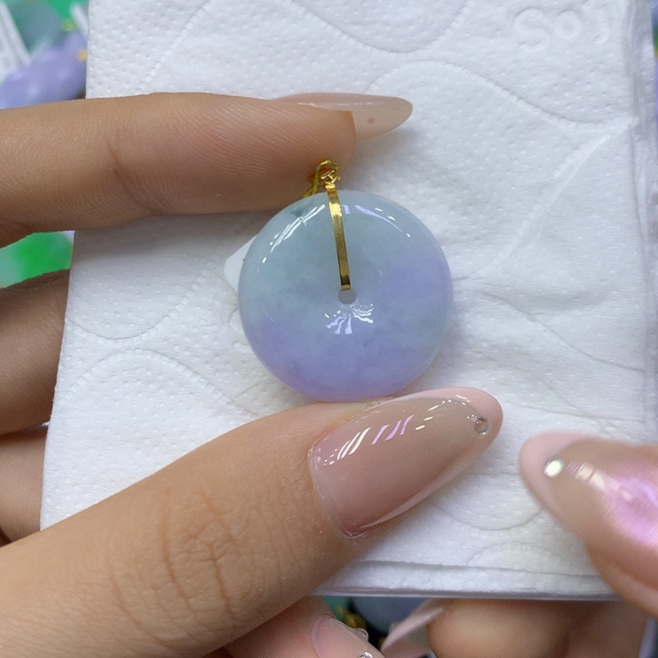 颈饰18K金镶嵌翡翠