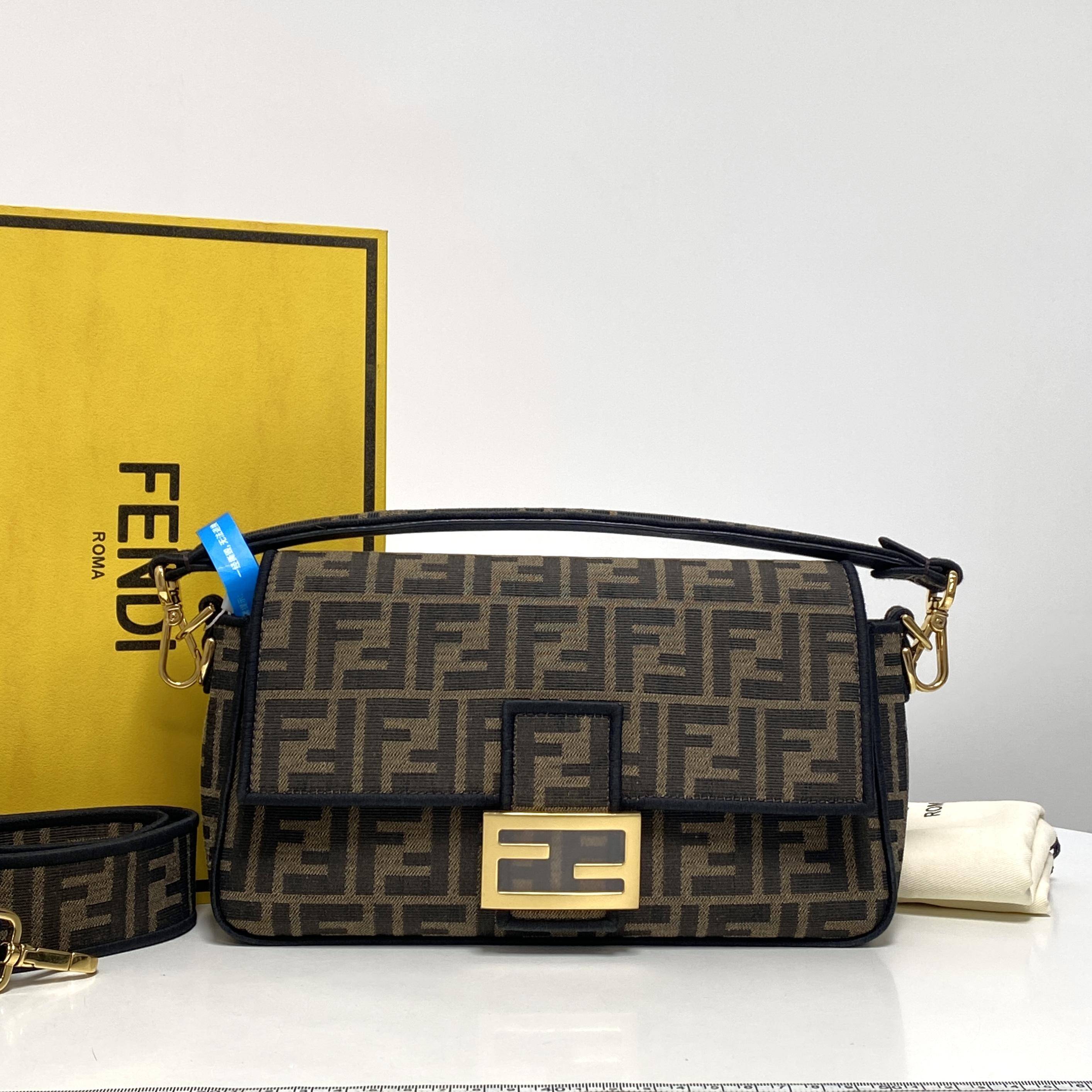 胖虎安安/芬迪/95新/公价0/箱包/两用包/312412270027