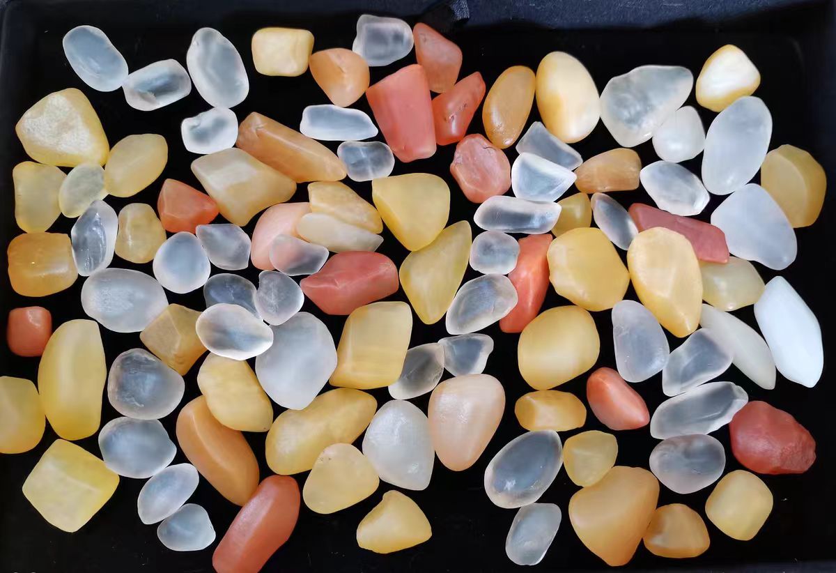 新疆彩石盆景石随机发