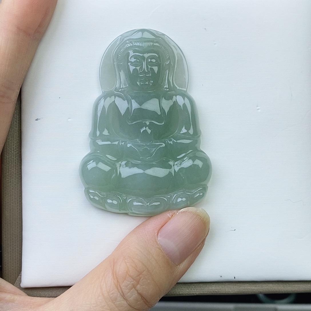 翡翠未镶嵌颈饰观音