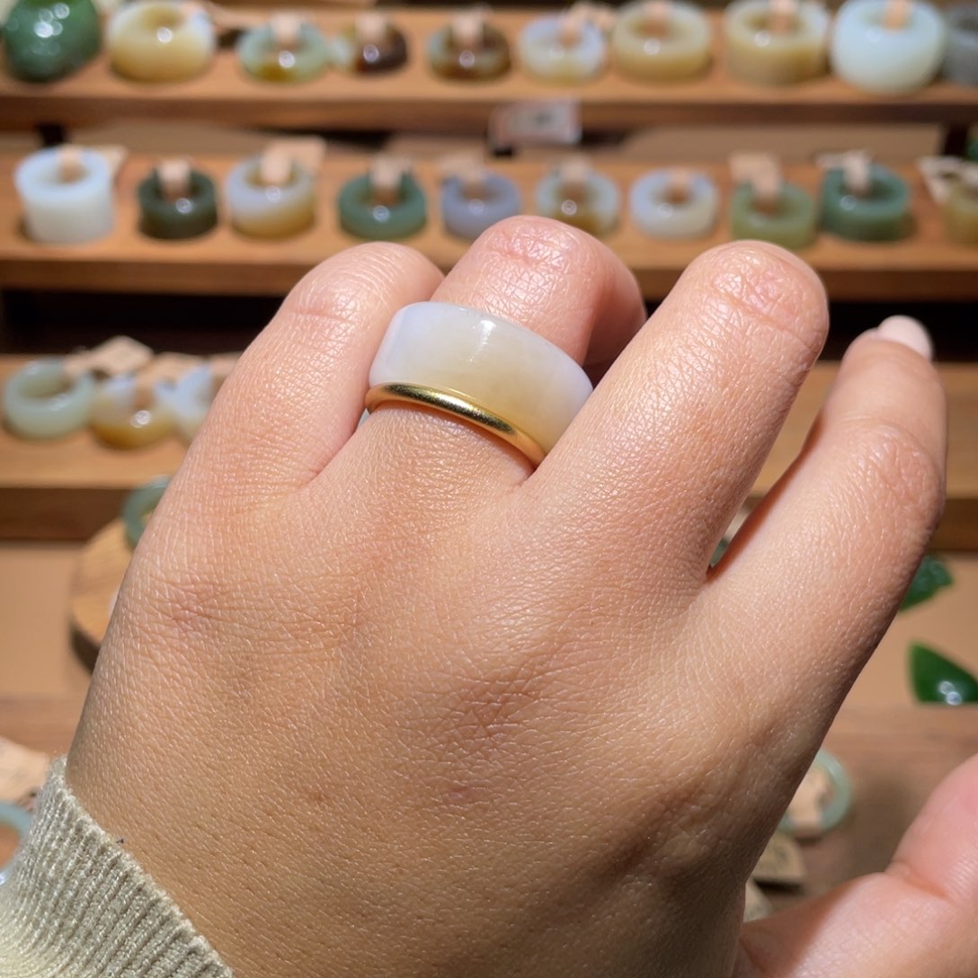 和田玉戒指未镶嵌17.6