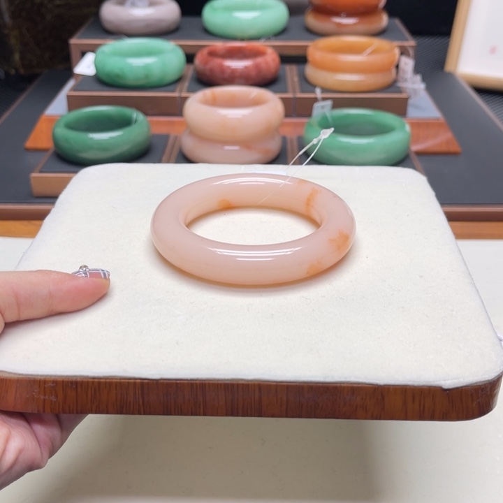 鱼****石英质玉（非洲翠）未镶嵌舍