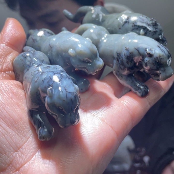 和田玉未镶嵌挂件拍一发一 多样性发