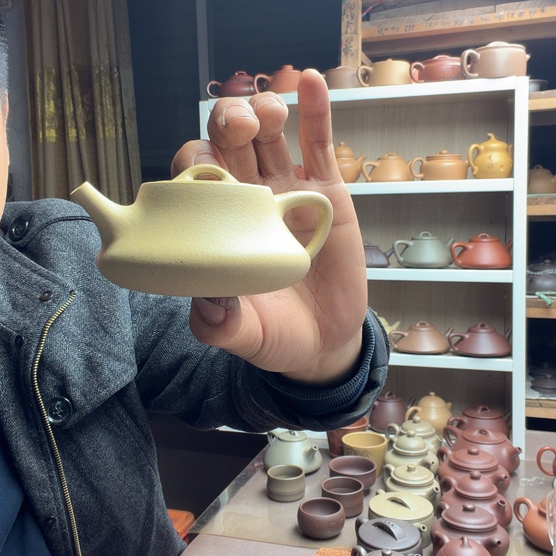 惊***现紫砂茶壶我在外面吃饭呢你在哪
