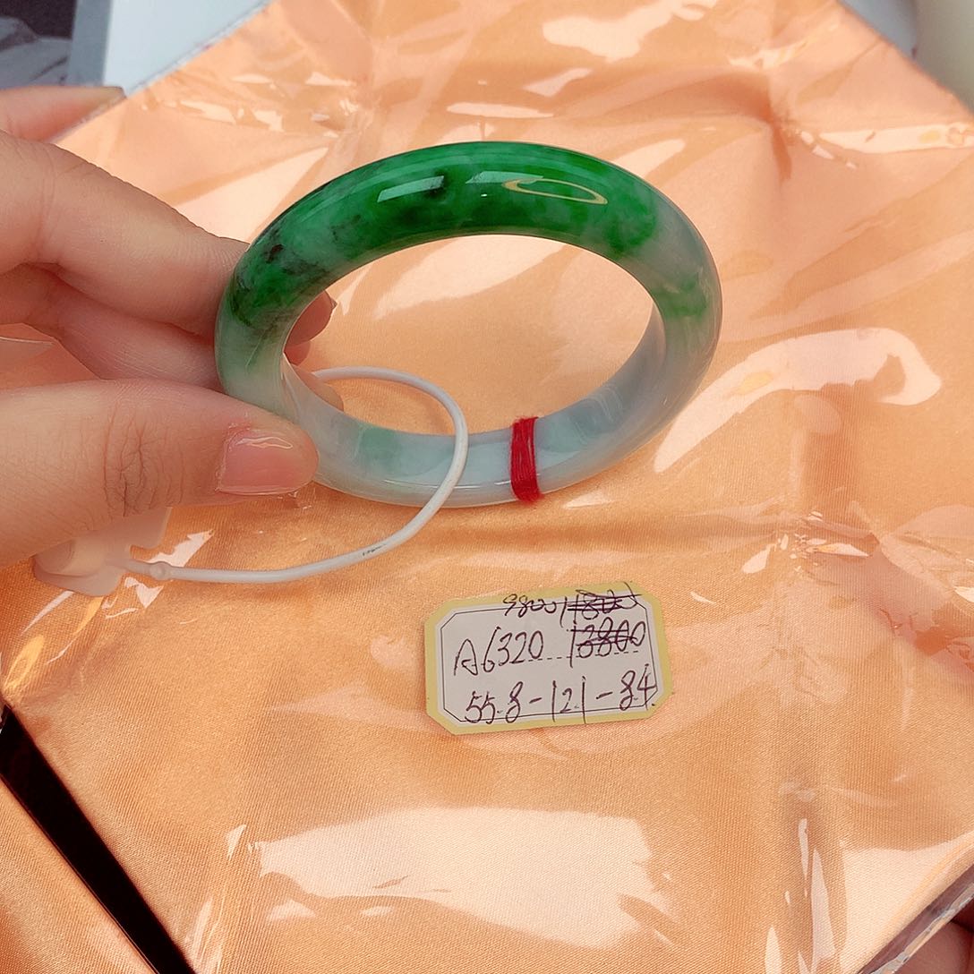 翡翠手镯未镶嵌缅甸翡翠