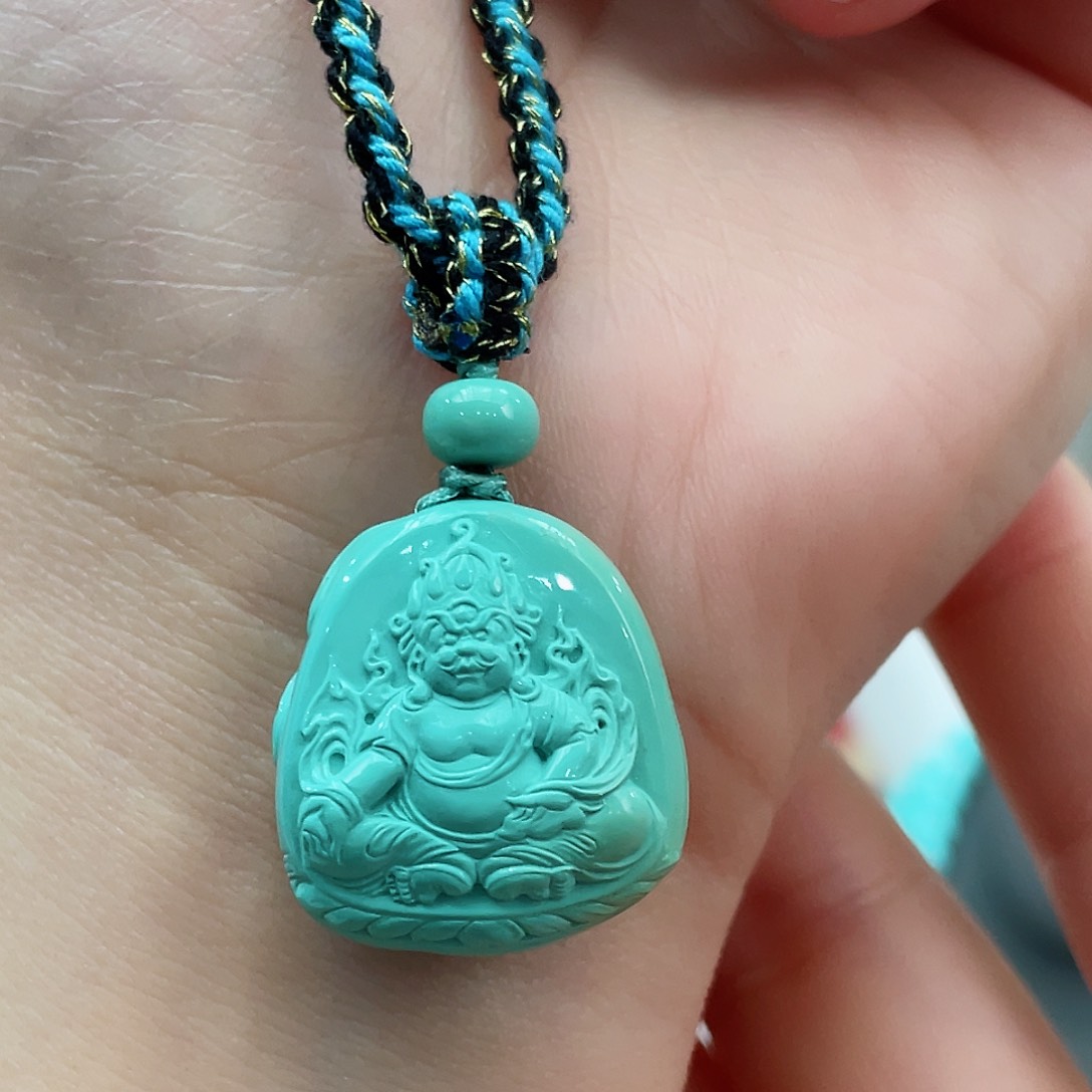 绿松石颈饰未镶嵌