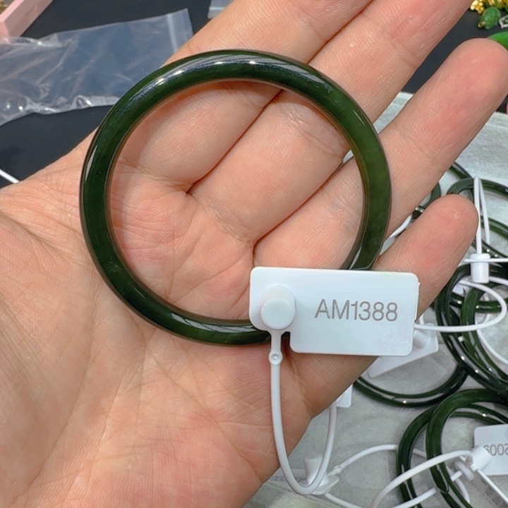 和田玉（碧玉）手镯未镶嵌56