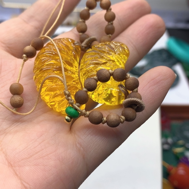 琥珀颈饰未镶嵌吊坠