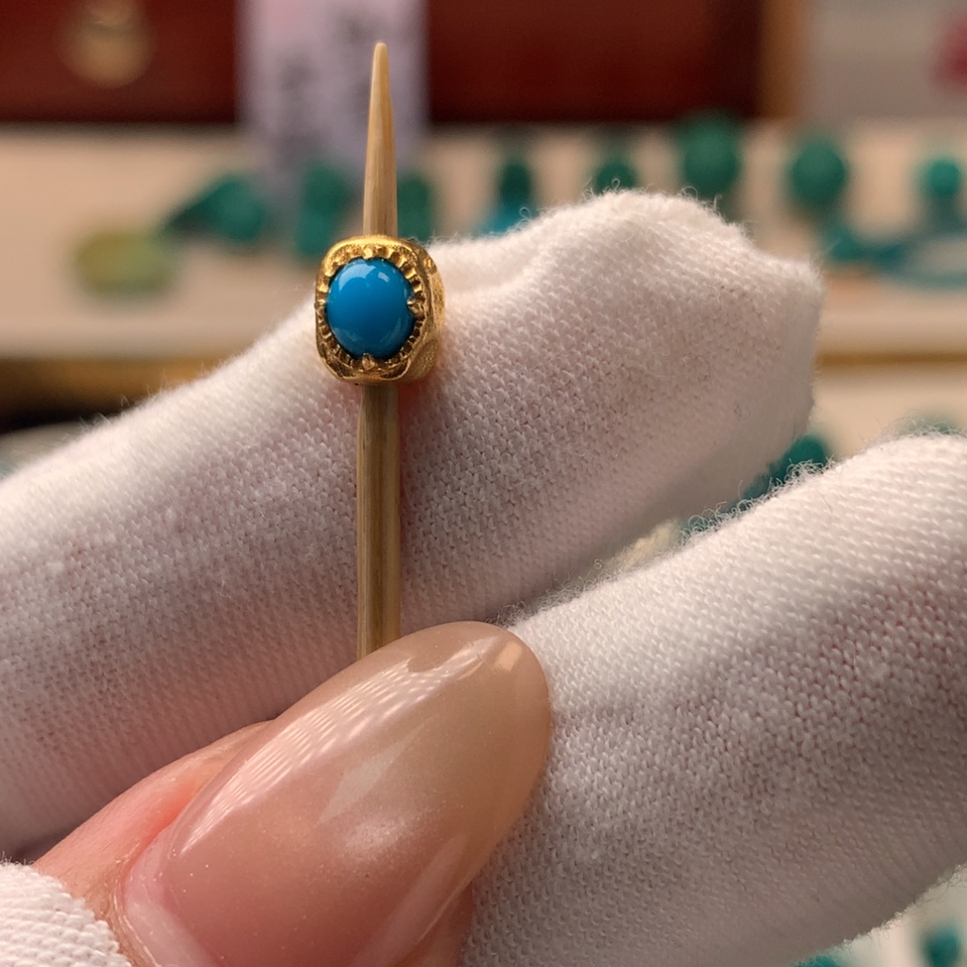 L***a绿松石18K金镶嵌配饰