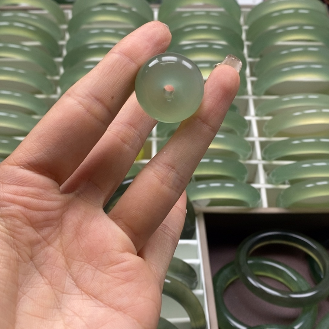 蛇纹石玉手镯未镶嵌1****?