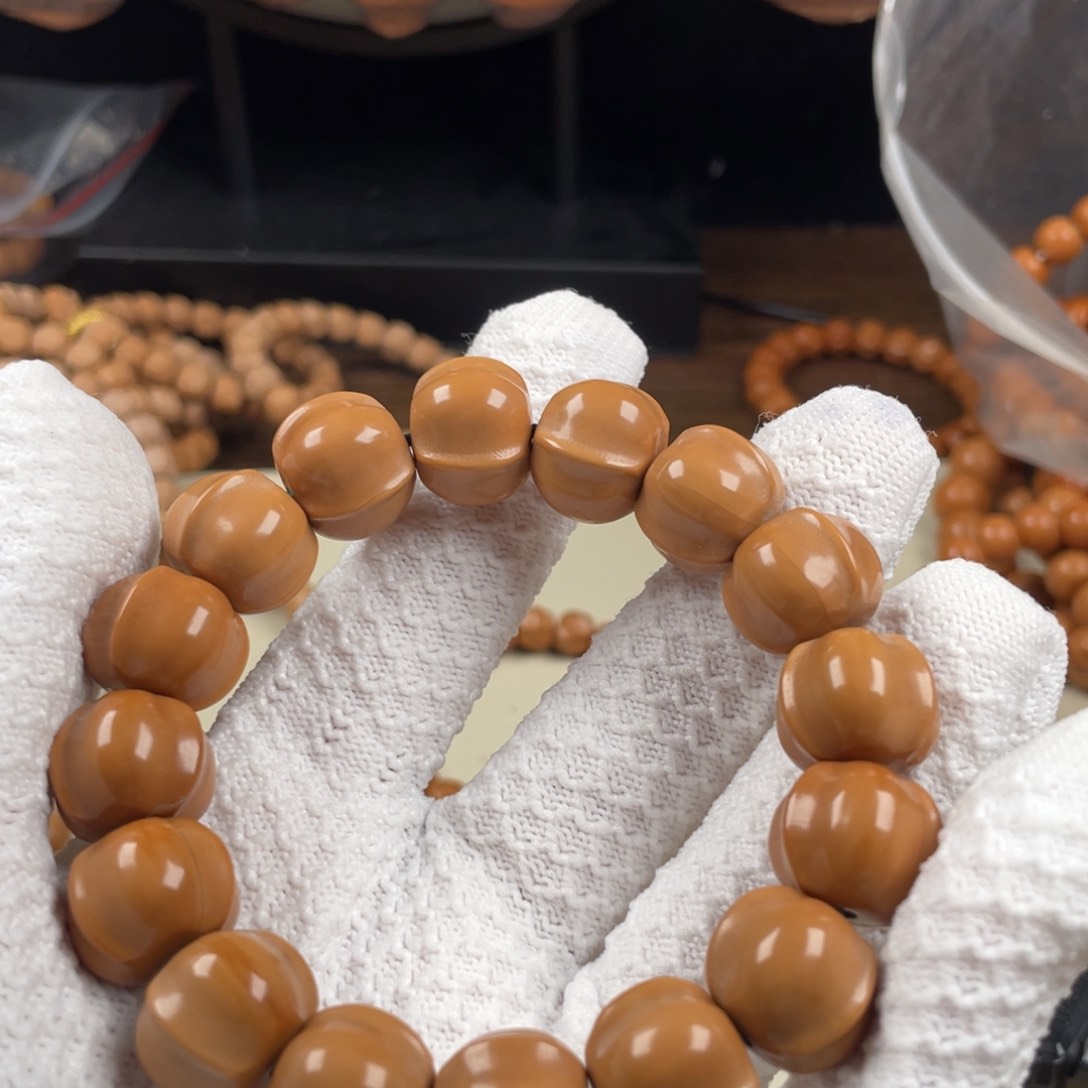 猴头核桃手串泛油有油点三花鲨鱼背