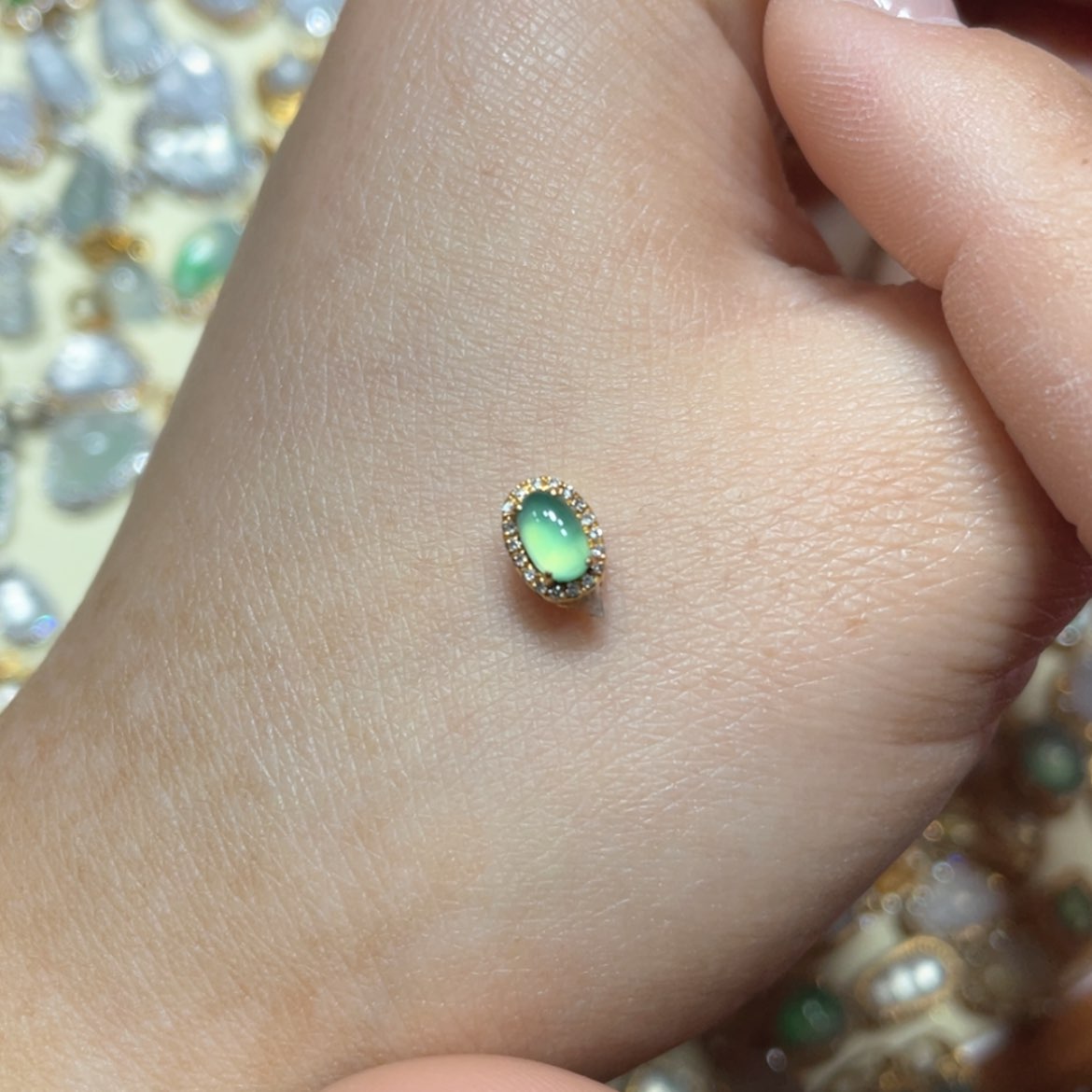 【闪购商品】翡翠吊坠(不含链)18K金镶嵌