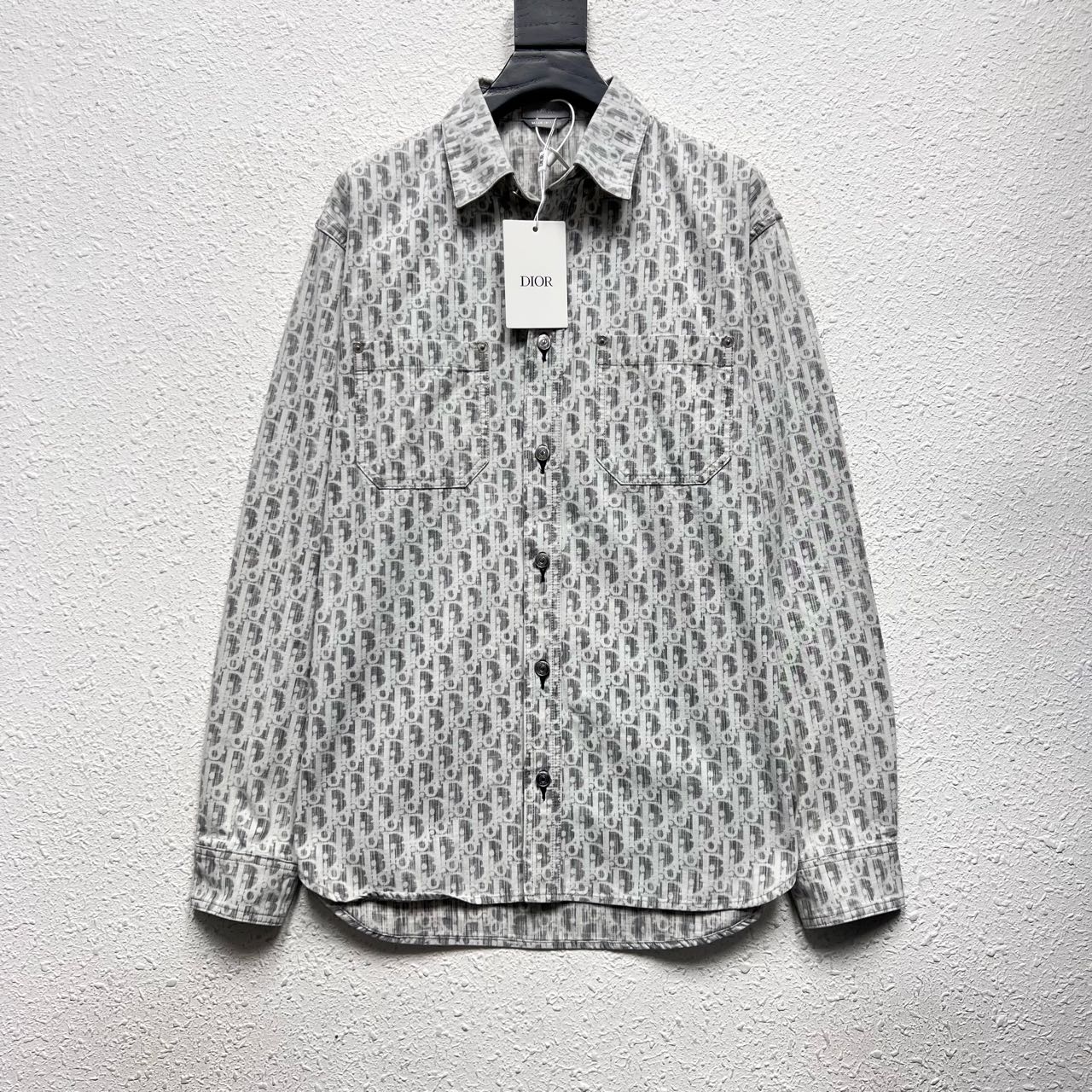 99新 DIOR/迪奥 满印灰白水洗牛仔衬衫外套 尺码/39码 YH15899