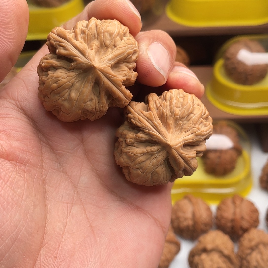 晫****文玩核桃吊坠红锦鲤